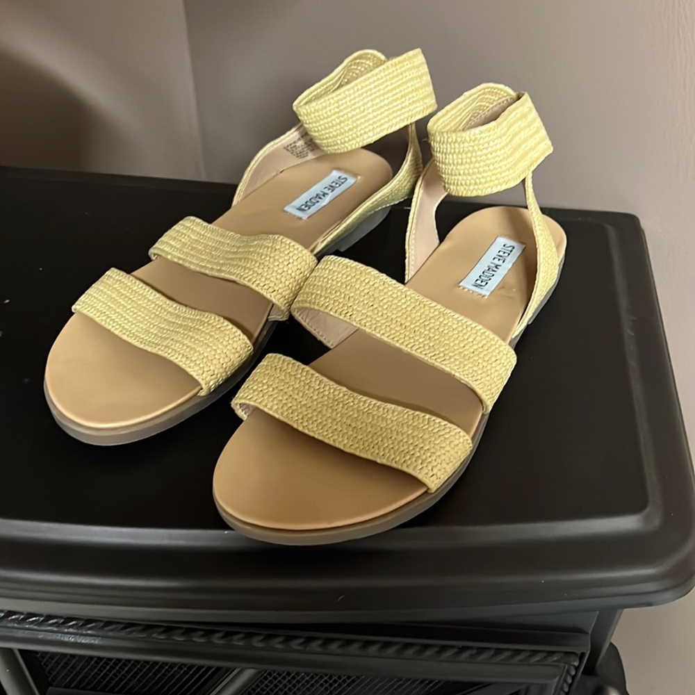 Steve Madden sandal